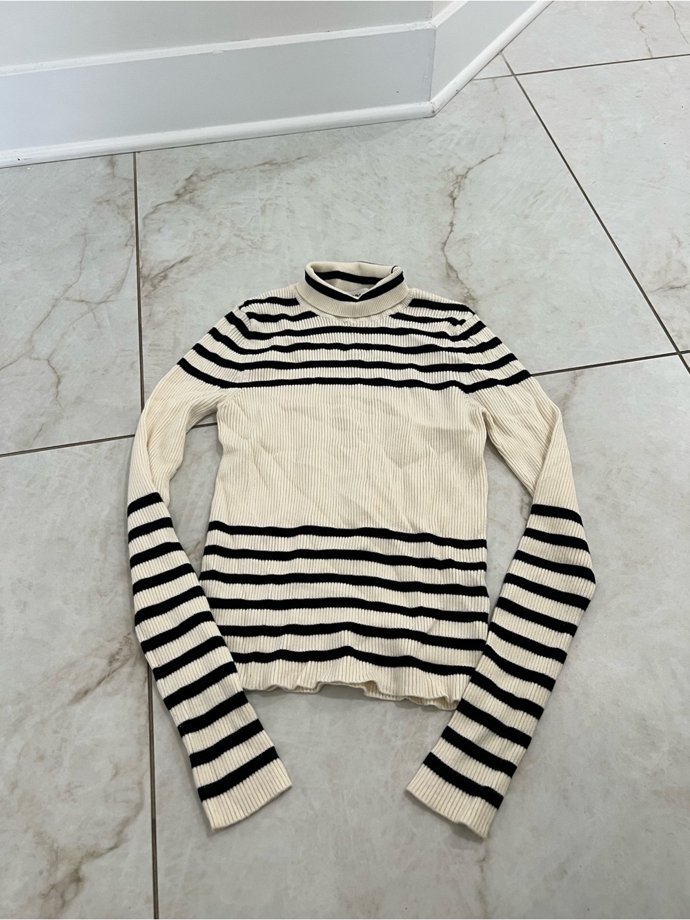 Zara Cream Striped Knit Turtleneck Sweater Size Small